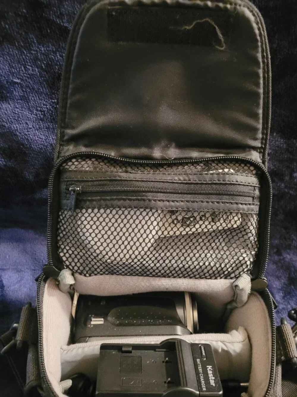 JVC Everio GZ-MG35U Hard Disk Camcorder Complete Kit — Made in Malaysia, Charger